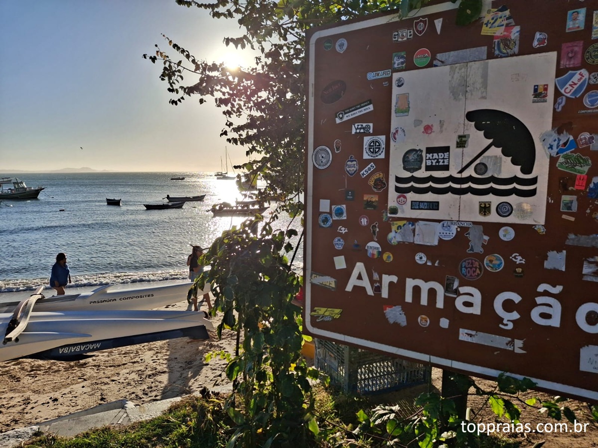 Pôr do sol na Praia da Armação em Búzios