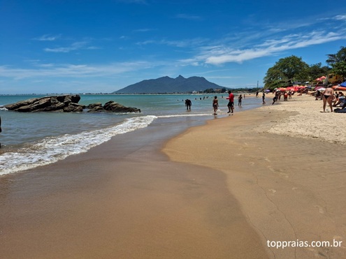 Praia do Cemitério em Rio das Ostras