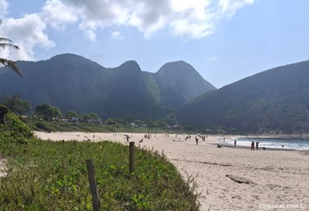 Praia de Itacoatiara em Niterói