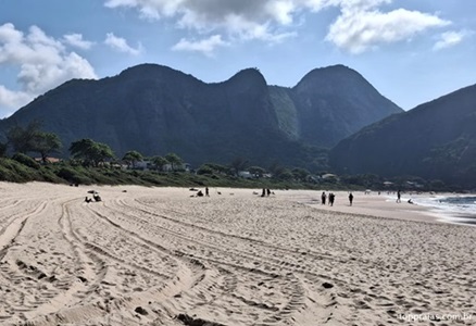 Praia de Itacoatiara em Niterói