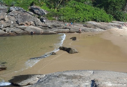 Praia de Itacoatiara em Niterói